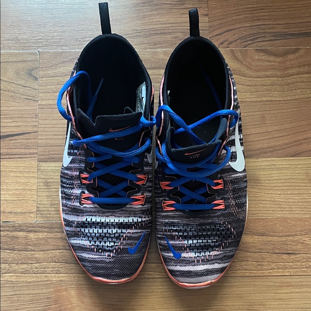 Women’s Nike Free tr fit 4 running shoes, size 6